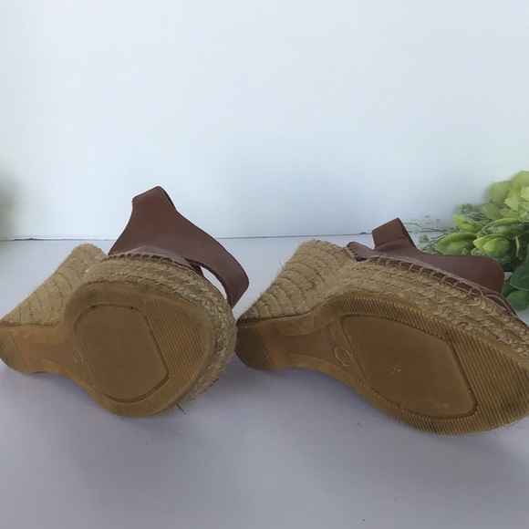 Andre Assoue Reese Leather Wedge Sandal - Picture 5 of 6